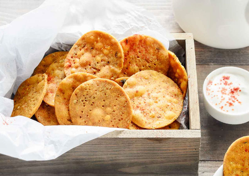 crispy mathri
